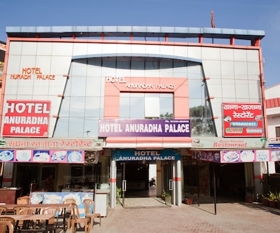 Hotel Anuradha Palace